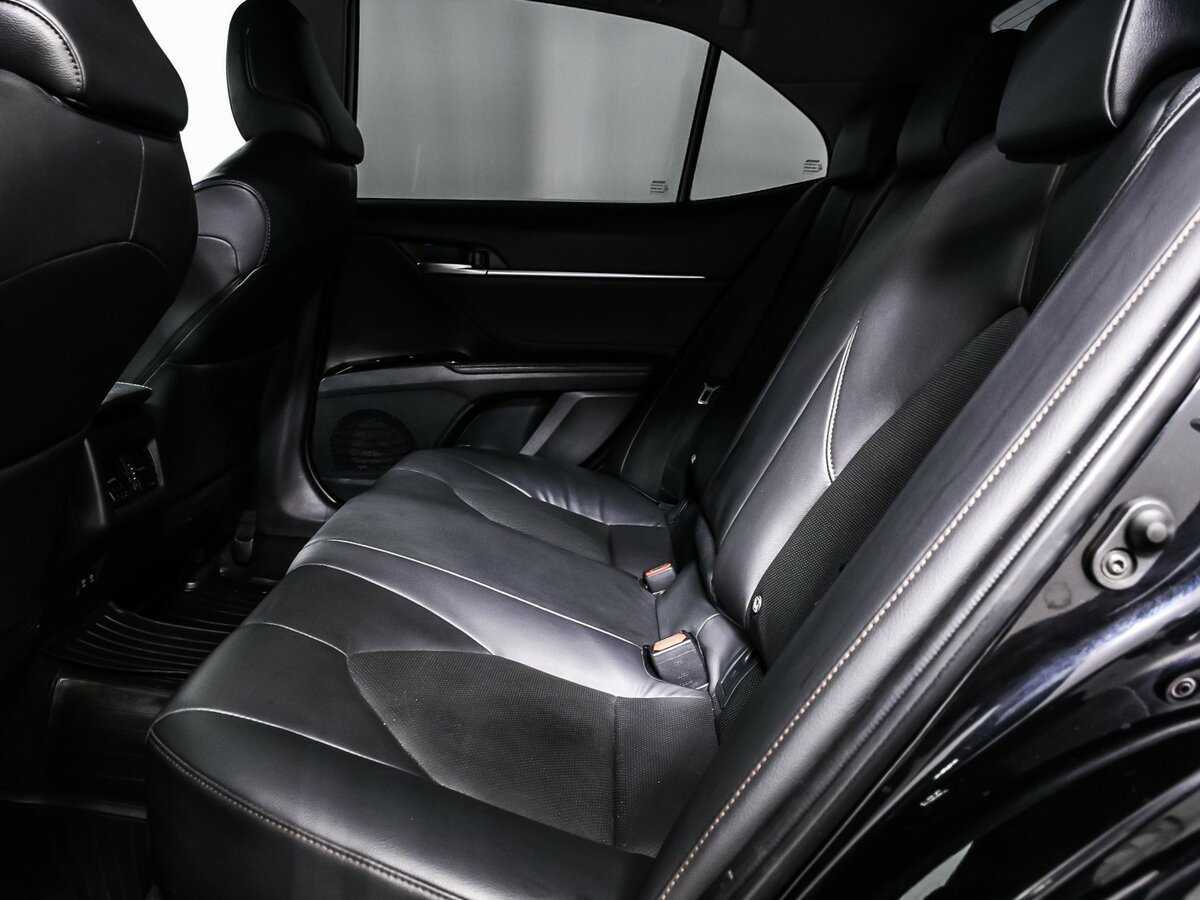 Б/У Тойота Камри 2018 года. Фото: #11