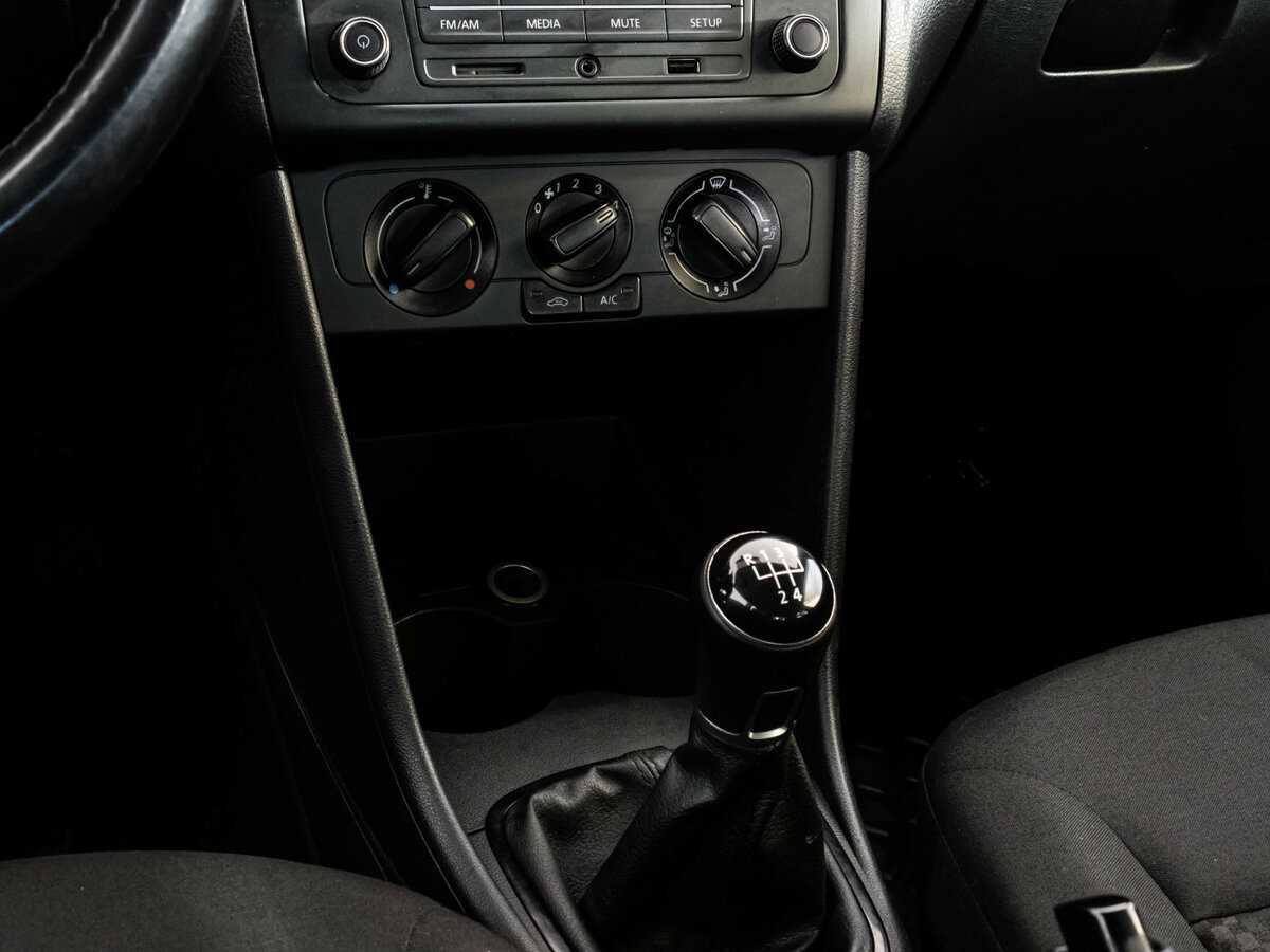 Б/У Фольксваген Поло 2016 года. Фото: #10