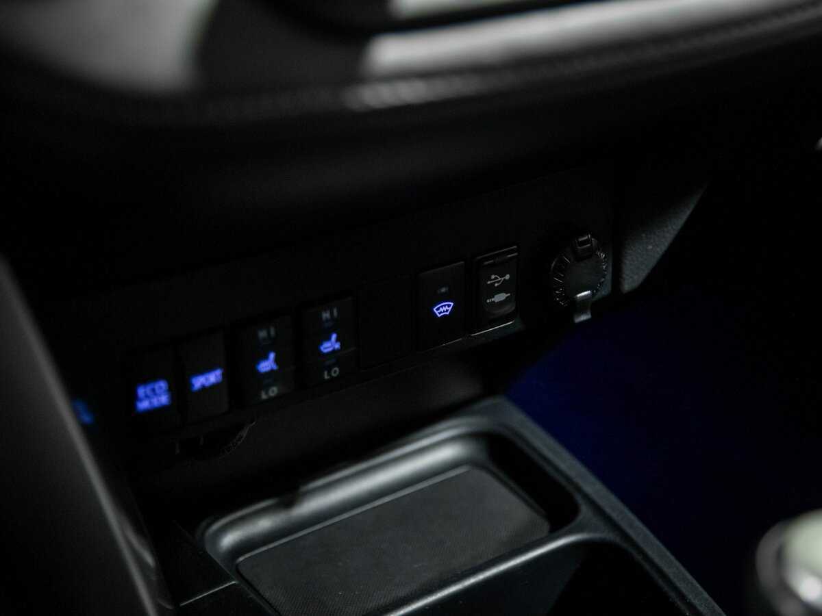 Toyota RAV4 2017 года с пробегом. Фото: #12