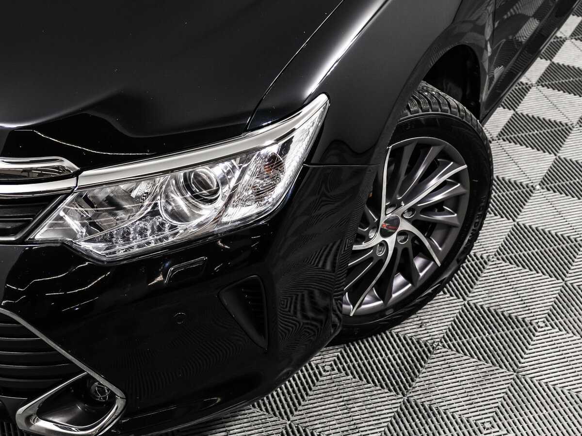 Б/У Тойота Камри 2018 года. Фото: #13