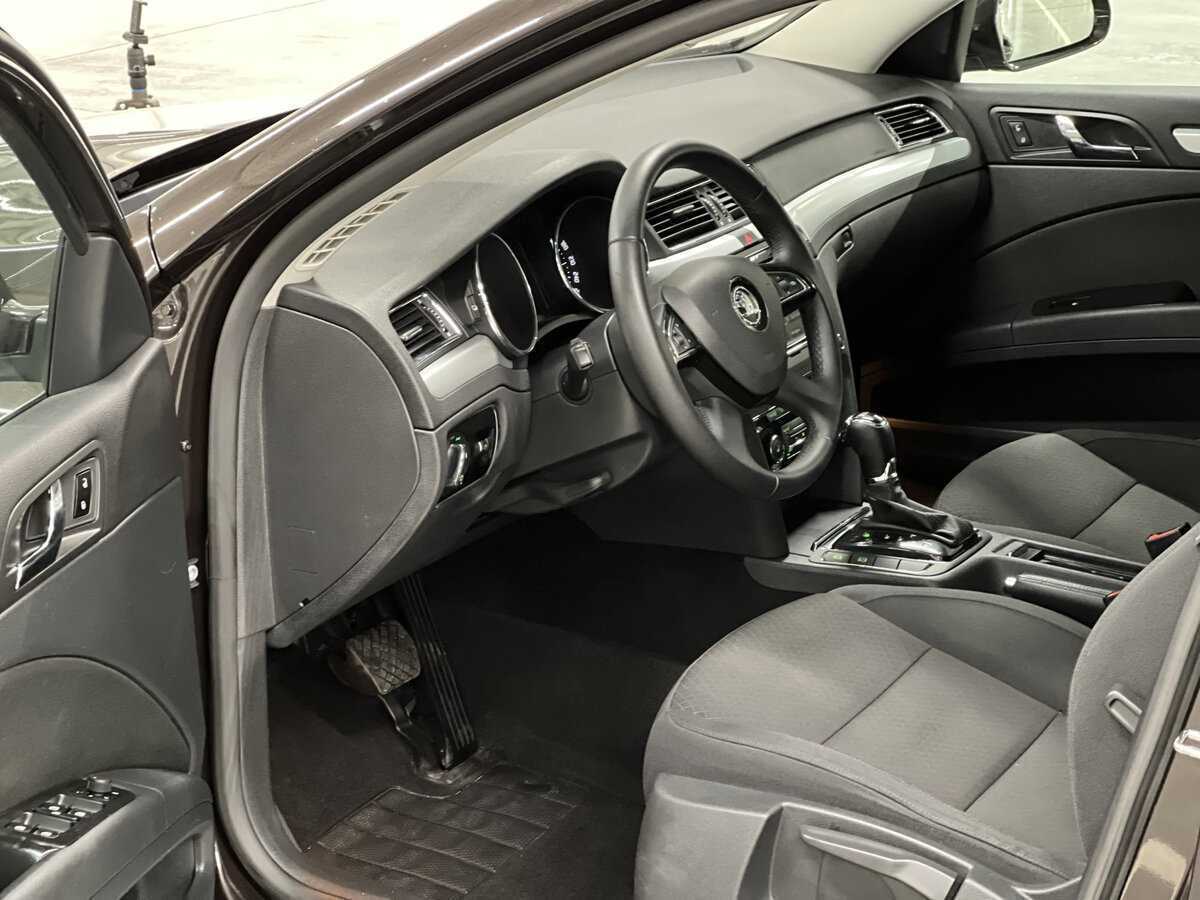 Skoda Superb 2013 года с пробегом. Фото: #15