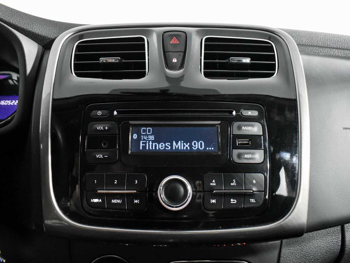 Б/У Рено Сандеро 2017 года. Фото: #15