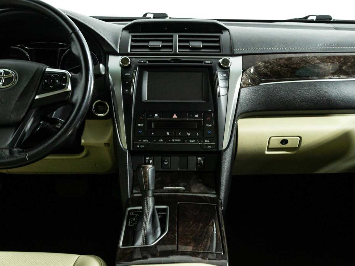 Б/У Тойота Камри 2016 года. Фото: #13