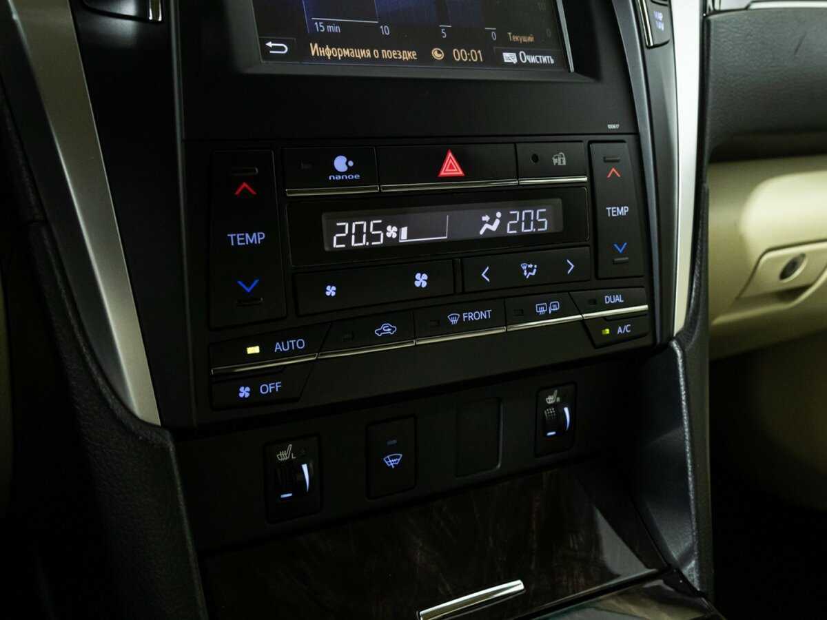 Б/У Тойота Камри 2016 года. Фото: #16