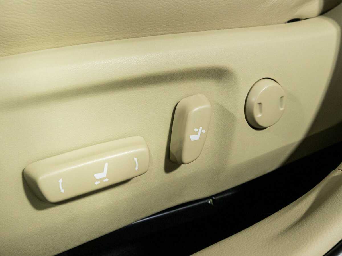 Б/У Тойота Камри 2016 года. Фото: #17