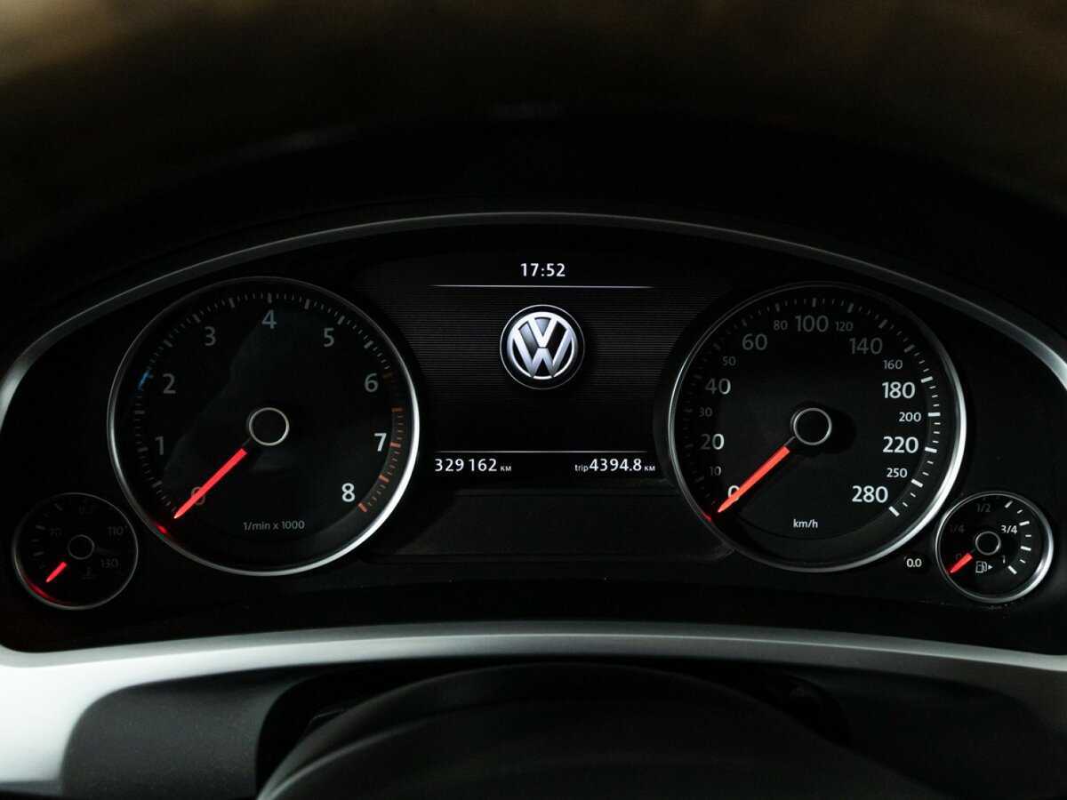 Б/У Фольксваген Туарег 2012 года. Фото: #9