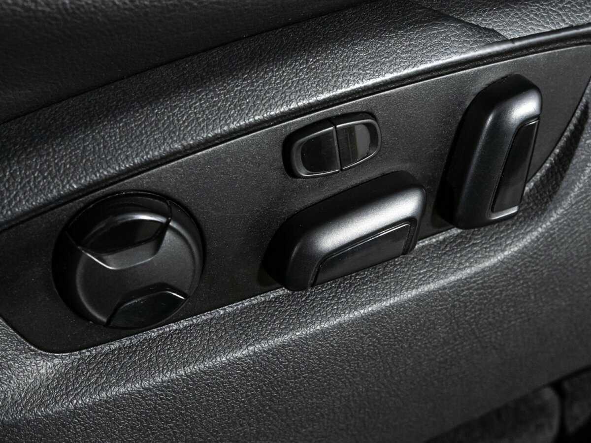 Б/У Фольксваген Туарег 2012 года. Фото: #16