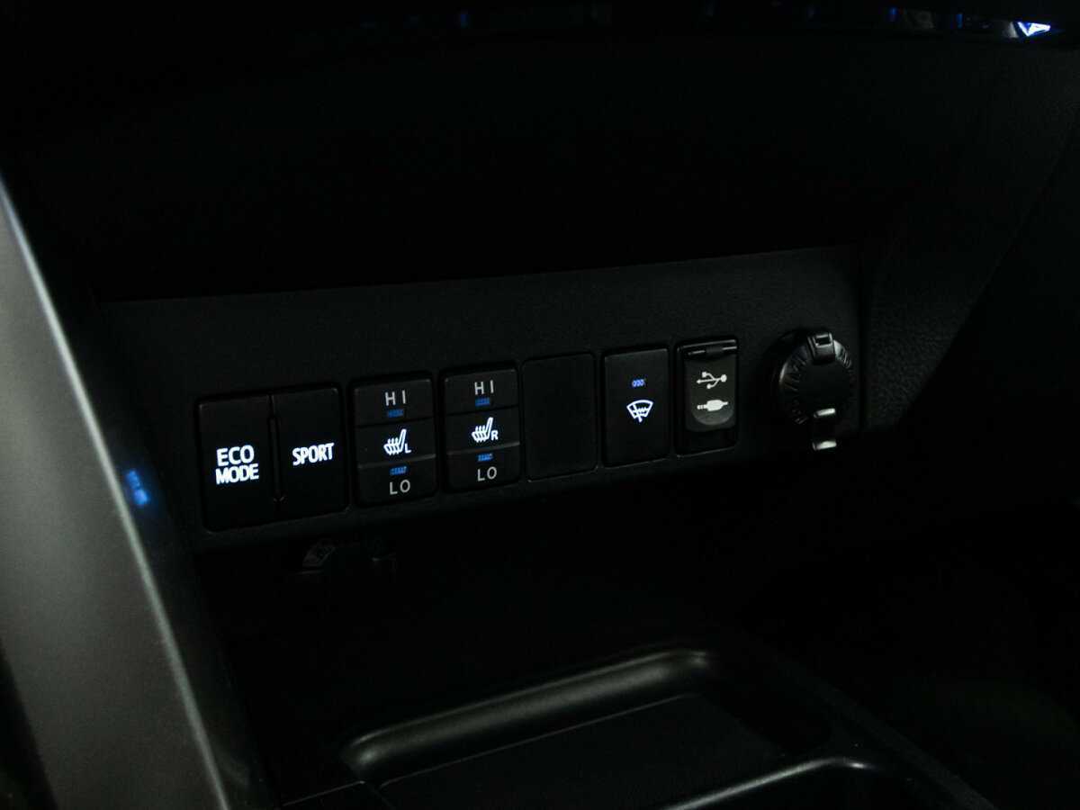 Б/У Тойота Рав4 2016 года. Фото: #16