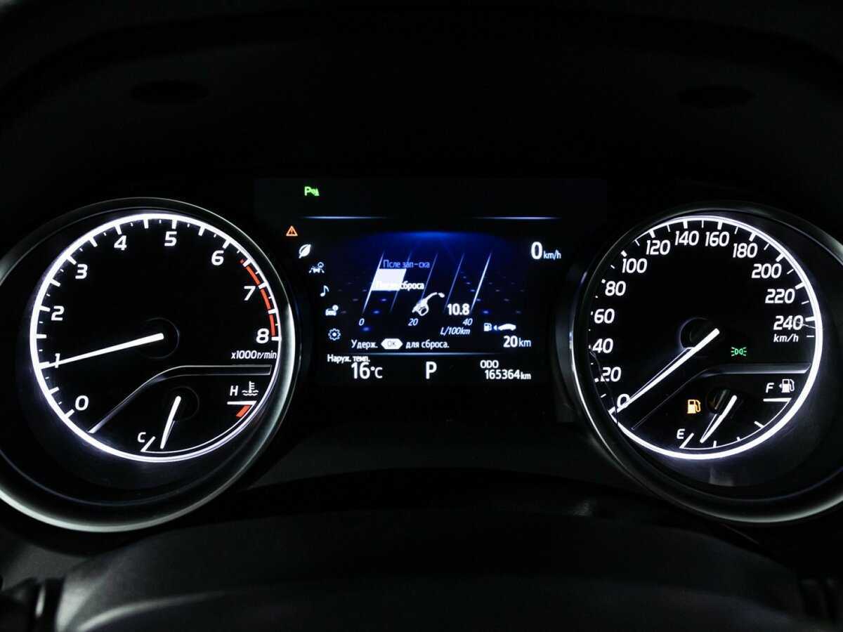 Б/У Тойота Камри 2018 года. Фото: #11