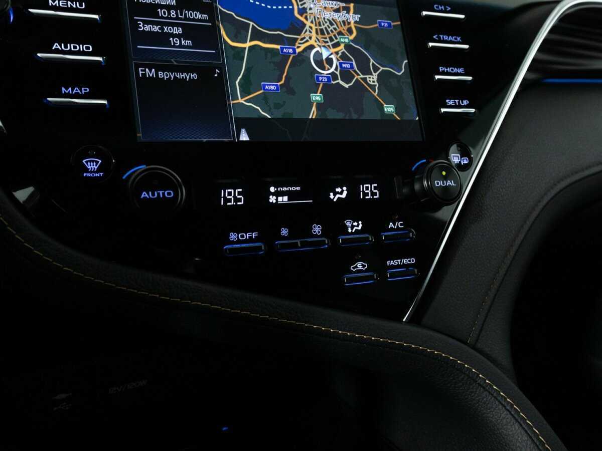 Б/У Тойота Камри 2018 года. Фото: #17