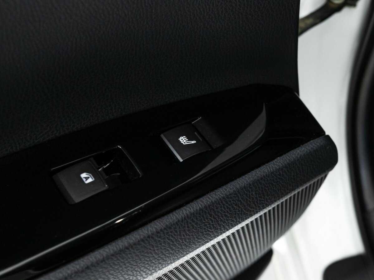 Б/У Тойота Камри 2018 года. Фото: #20