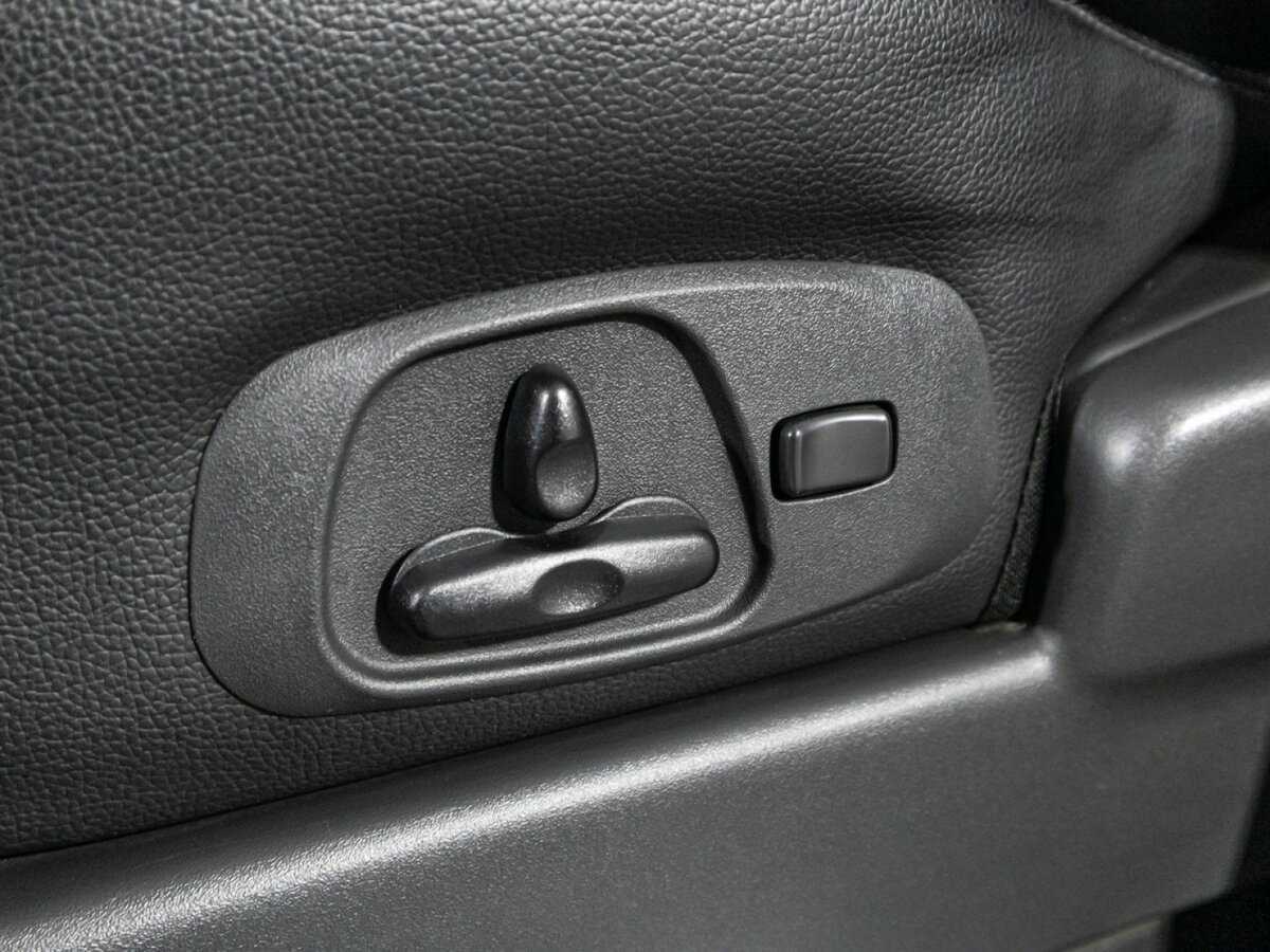 Б/У Митсубиши Паджеро 2015 года. Фото: #12