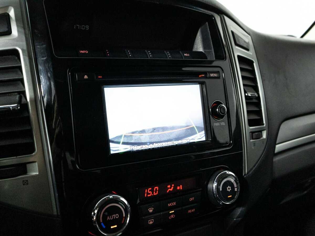 Б/У Митсубиши Паджеро 2015 года. Фото: #13