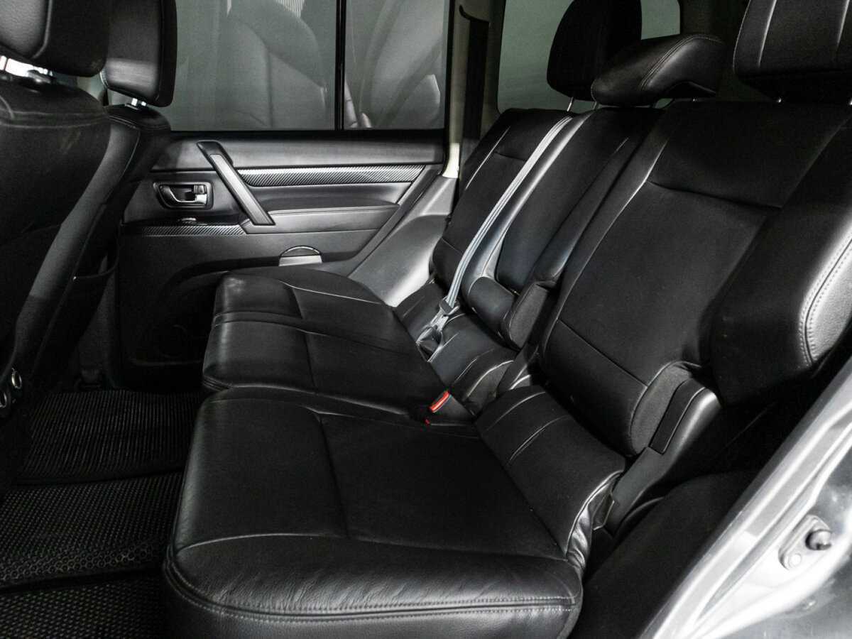 Б/У Митсубиши Паджеро 2014 года. Фото: #9