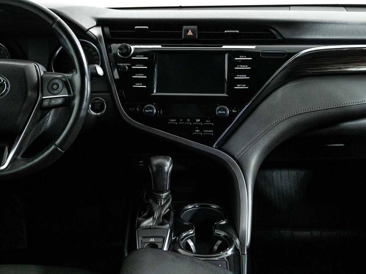Toyota Camry 2019 года с пробегом. Фото: #13