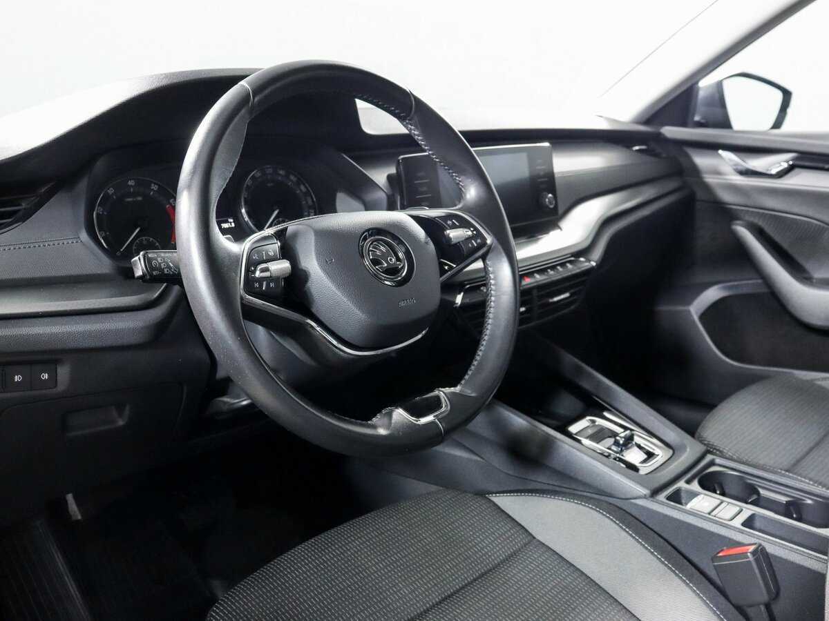 Б/У Шкода Октавия 2021 года. Фото: #10