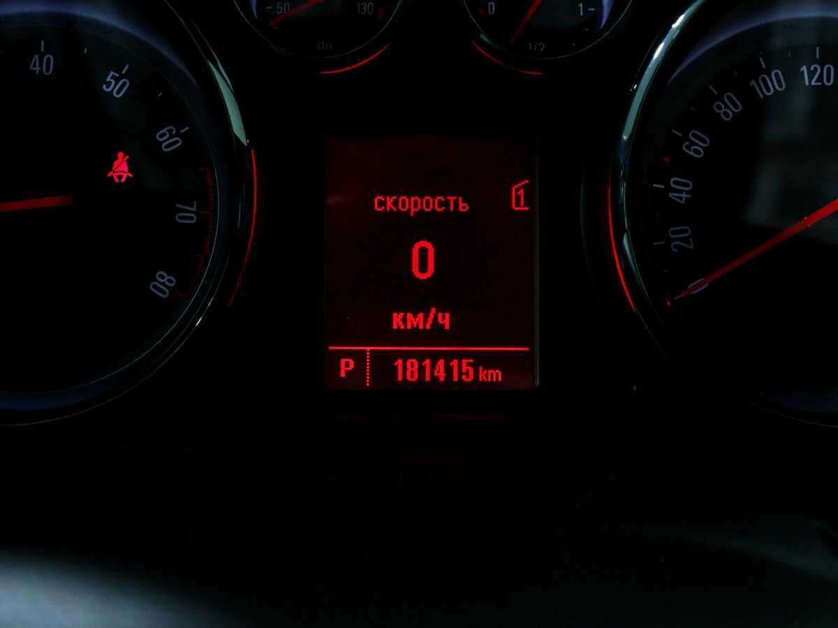 Б/У Опель Астра 2013 года. Фото: #6