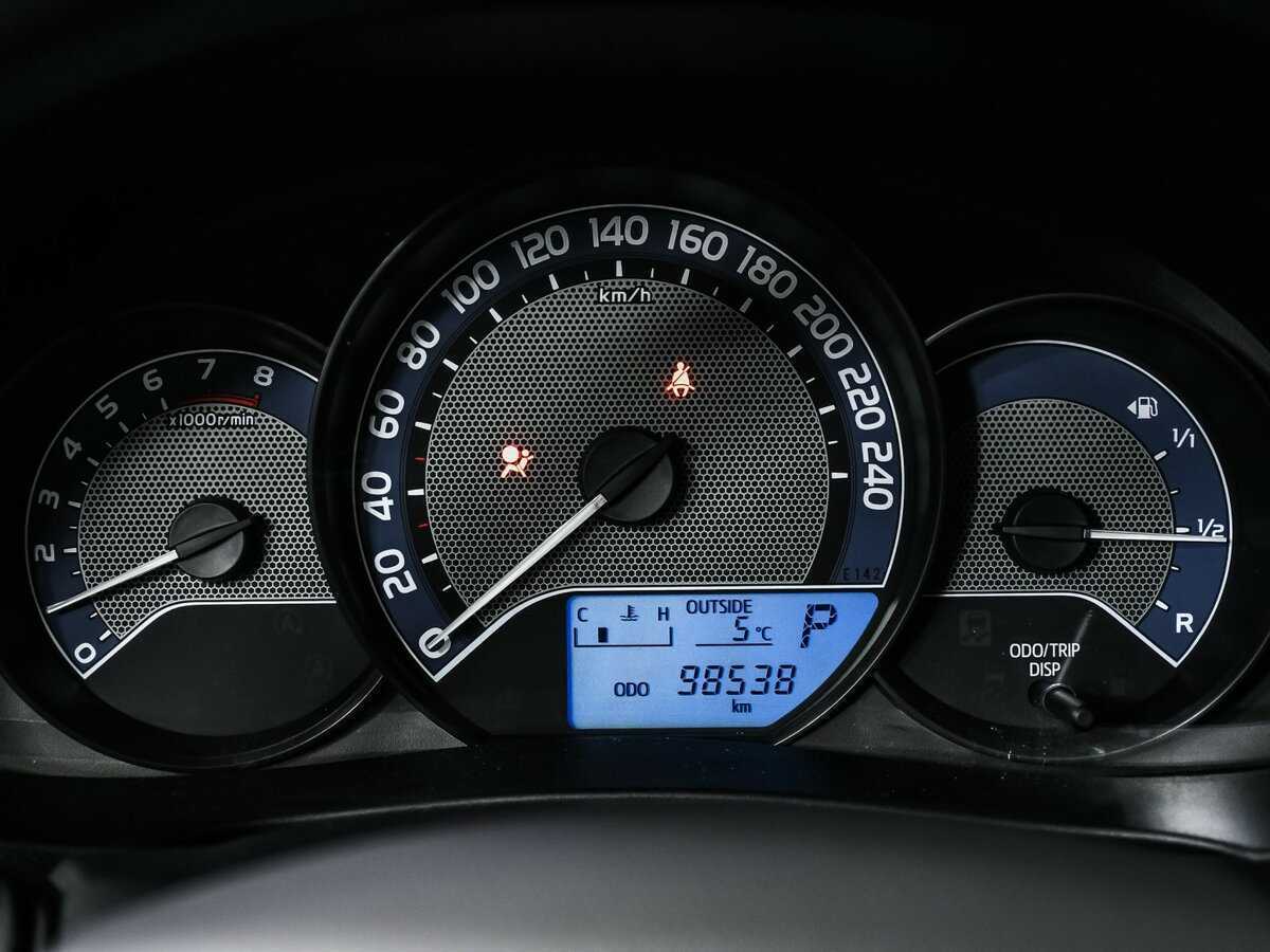 Б/У Тойота Королла 2013 года. Фото: #9