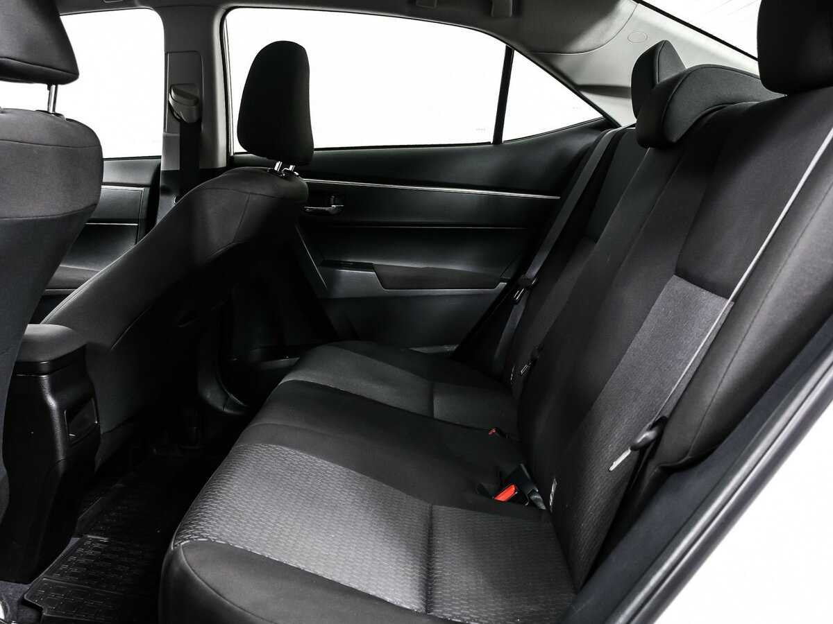 Б/У Тойота Королла 2013 года. Фото: #12