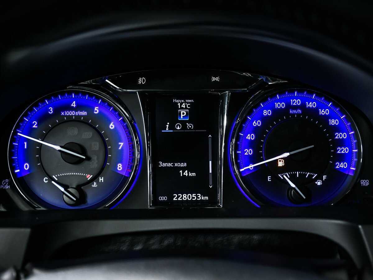 Б/У Тойота Камри 2017 года. Фото: #9