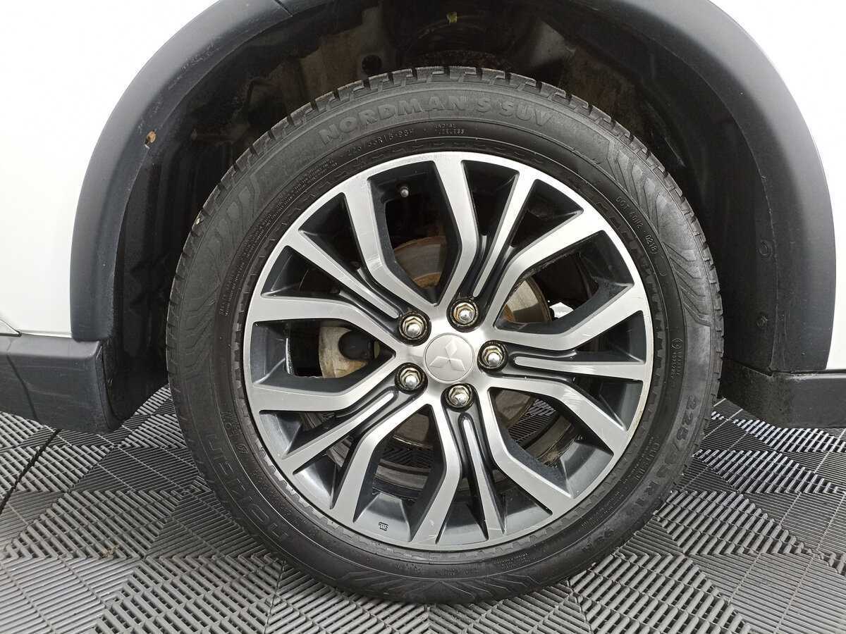 Mitsubishi Outlander 2017 года с пробегом. Фото: #15