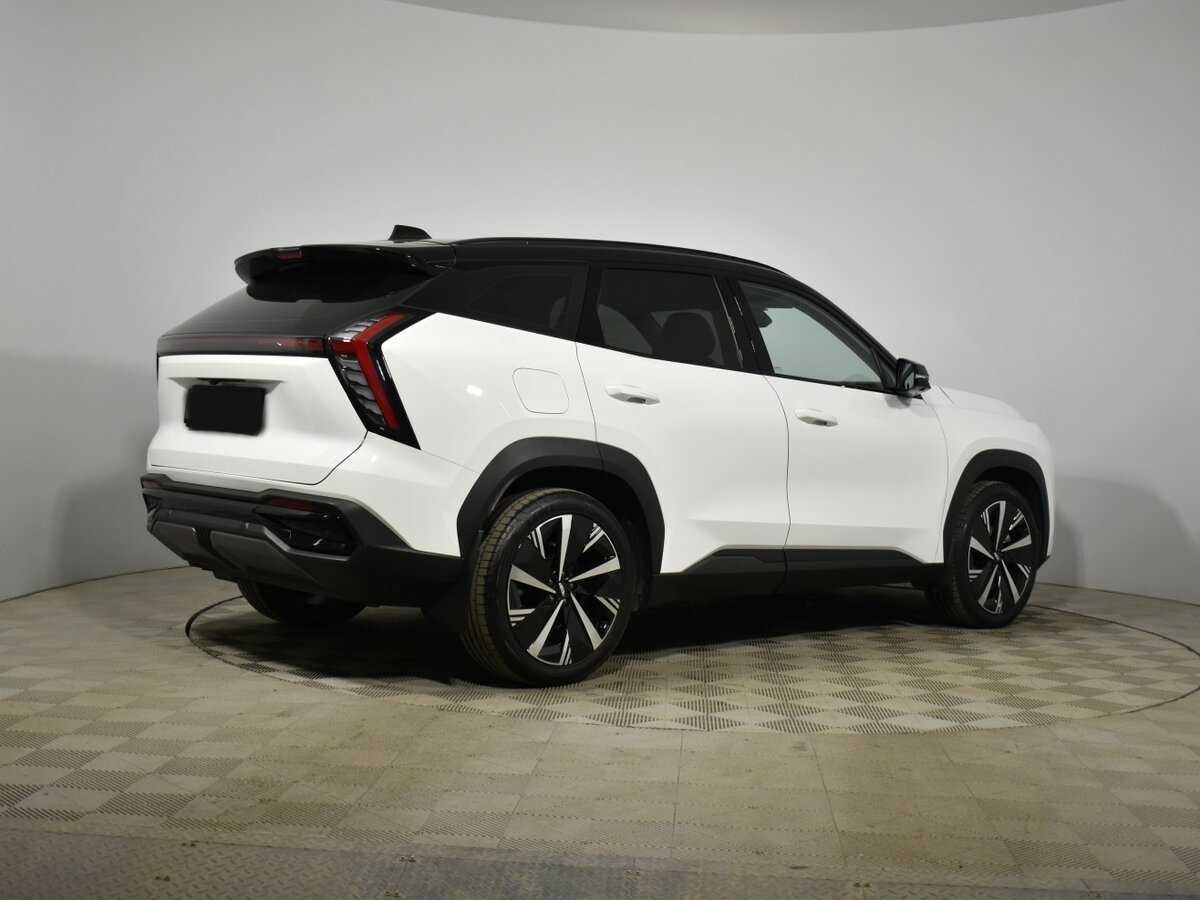 Geely Atlas 2024 года с пробегом. Фото: #4