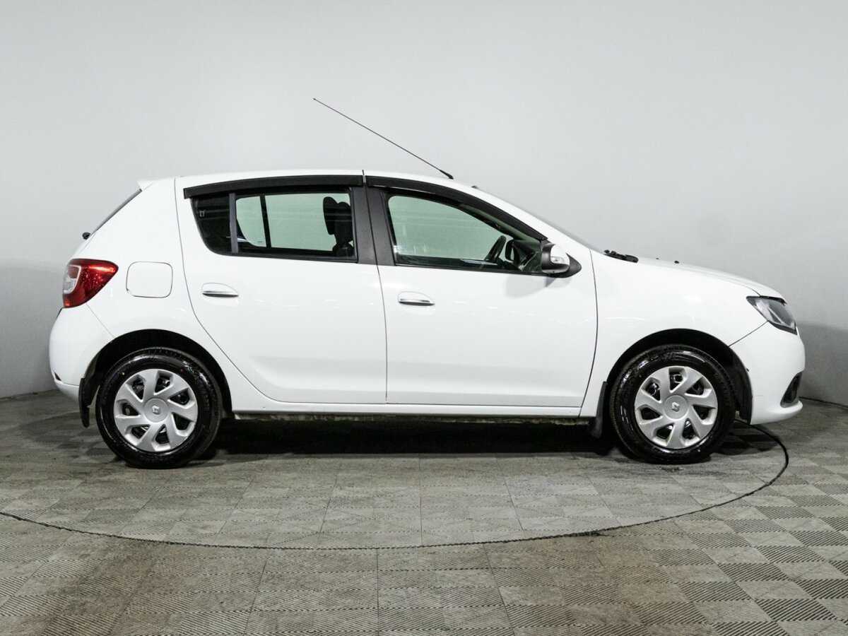 Б/У Рено Сандеро 2017 года. Фото: #3