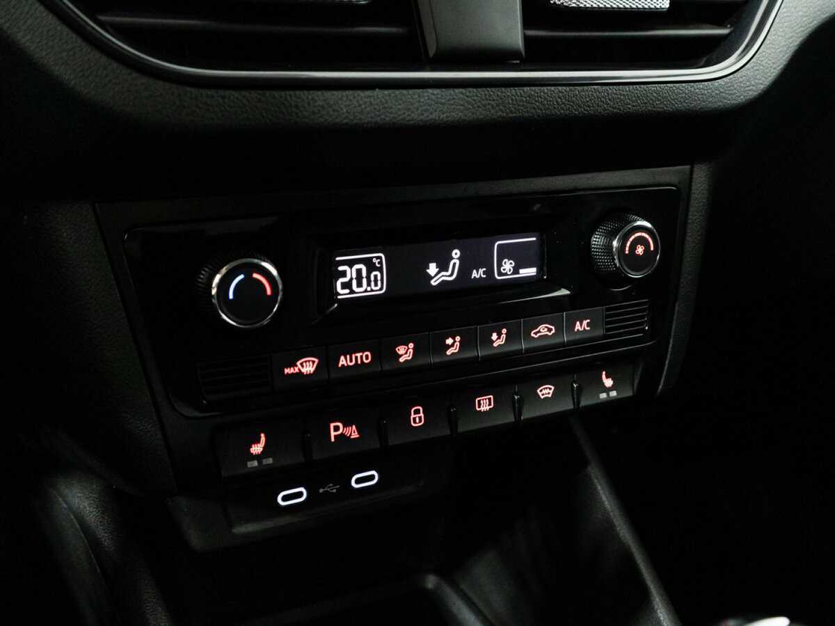 Б/У Фольксваген Поло 2021 года. Фото: #17