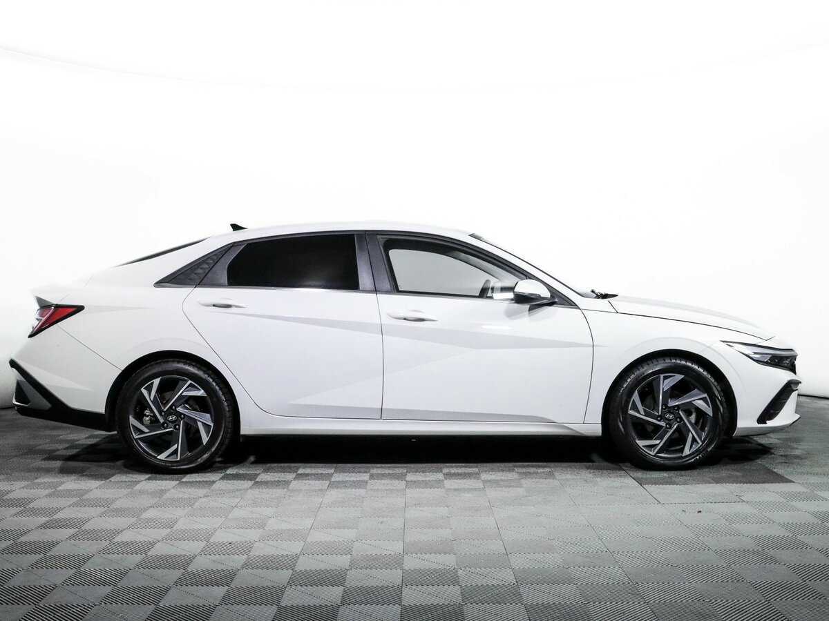 Б/У Хендай Елантра 2023 года. Фото: #3