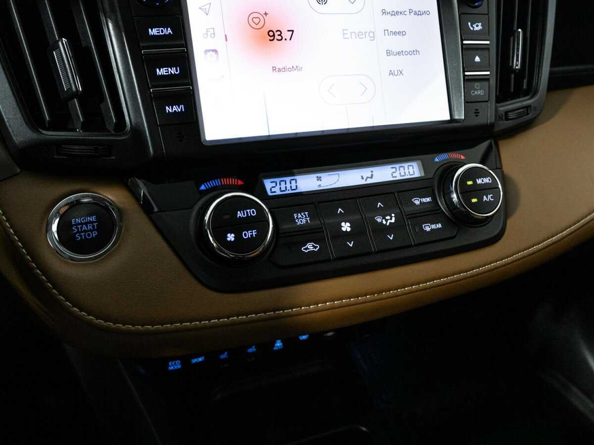 Toyota RAV4 2019 года с пробегом. Фото: #19