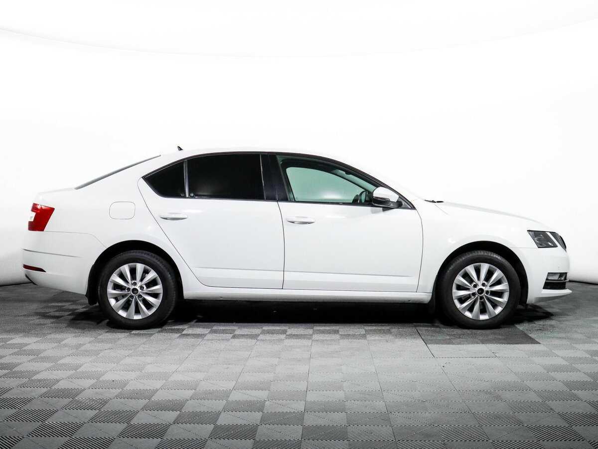 Б/У Шкода Октавия 2019 года. Фото: #3