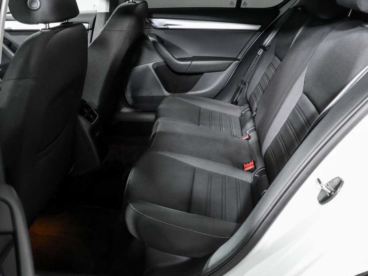 Б/У Шкода Октавия 2019 года. Фото: #9