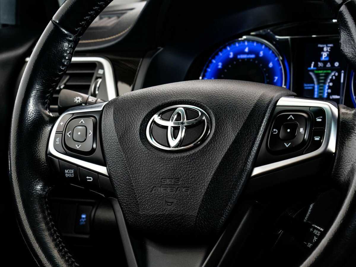 Б/У Тойота Камри 2015 года. Фото: #10