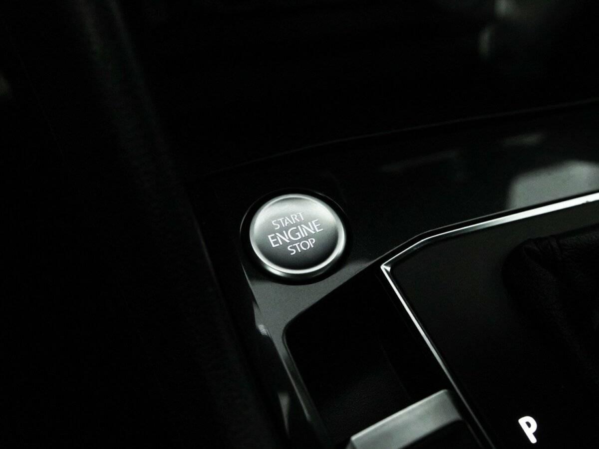 Б/У Фольксваген Тигуан 2018 года. Фото: #19