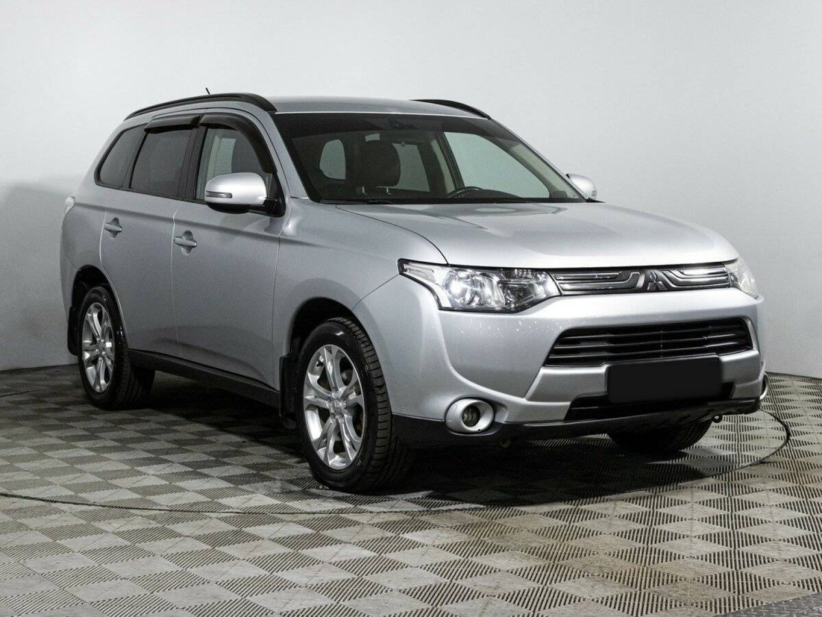 Mitsubishi Outlander 2013 года с пробегом. Фото: #2