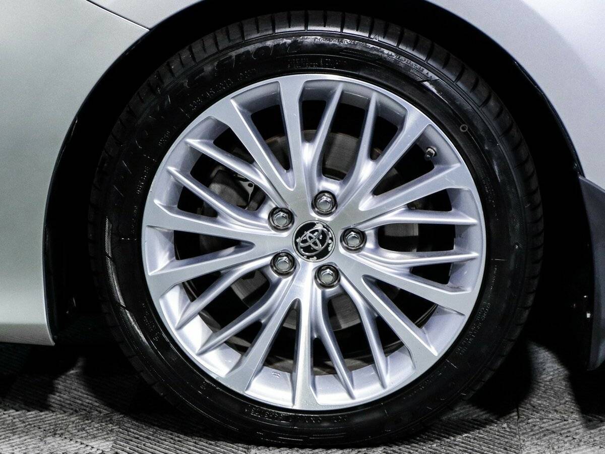 Toyota Camry 2018 года с пробегом. Фото: #14