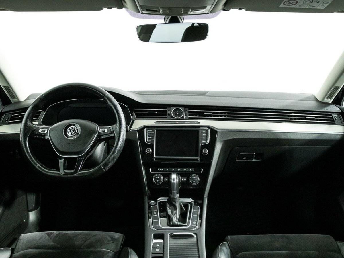 Б/У Фольксваген Пассат 2016 года. Фото: #12