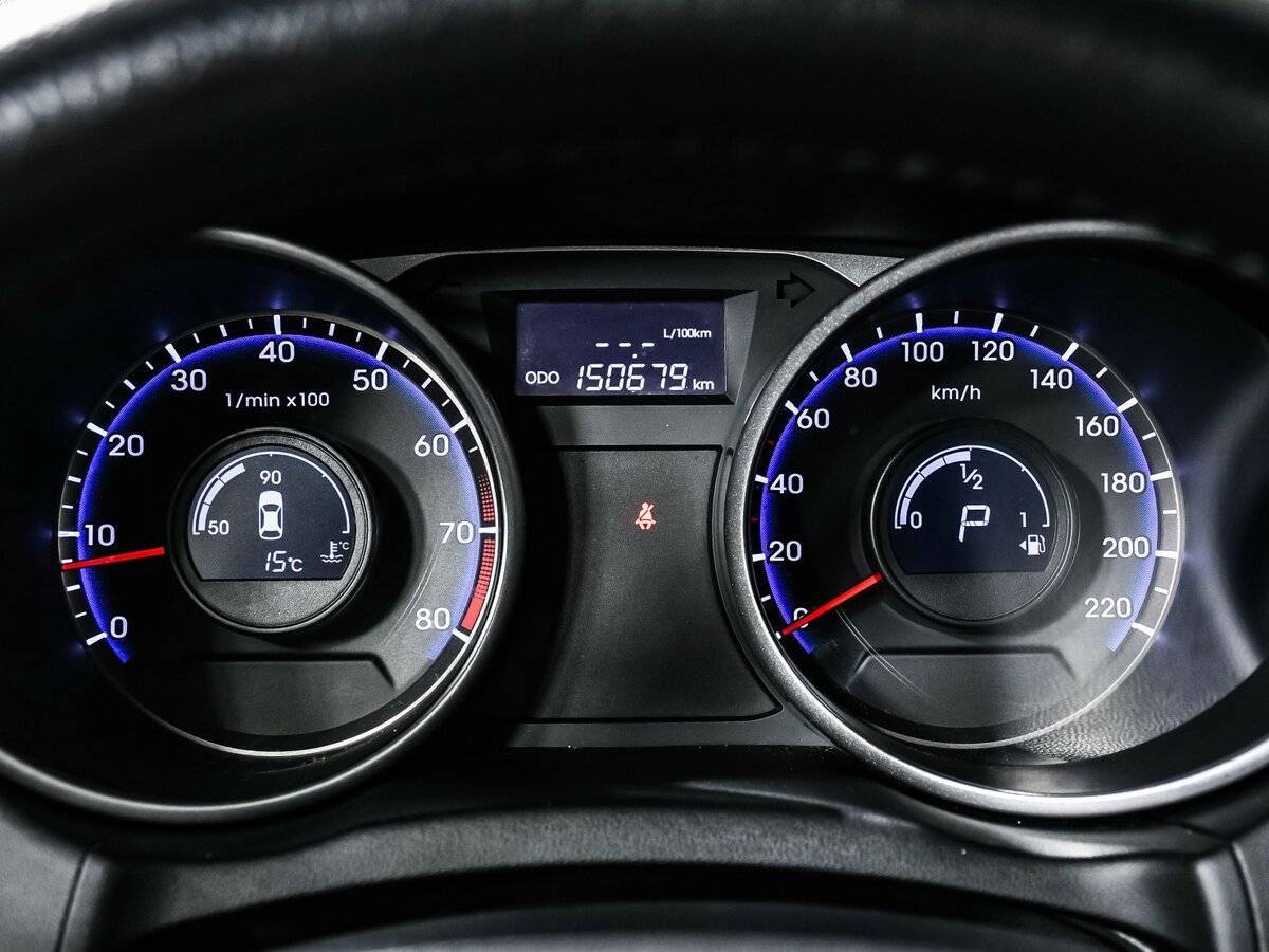 Б/У Хендай ай-икс35 2015 года. Фото: #9