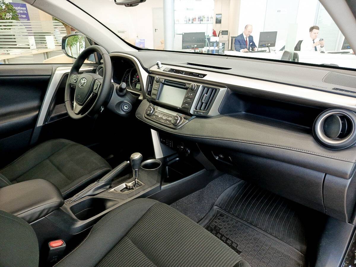 Toyota RAV4 2015 года с пробегом. Фото: #10