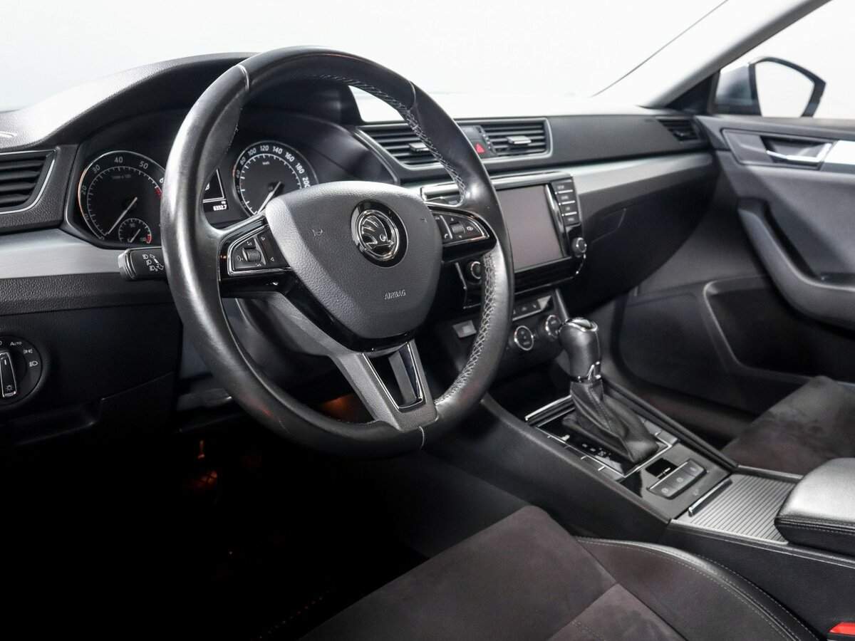 Б/У Шкода Суперб 2017 года. Фото: #10