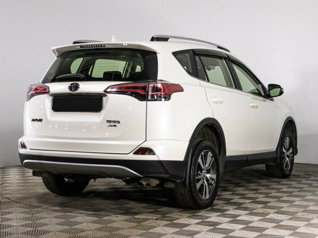 Б/У Тойота Рав4 2016 года. Фото: #3