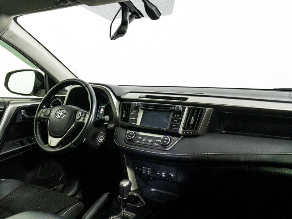 Б/У Тойота Рав4 2016 года. Фото: #6