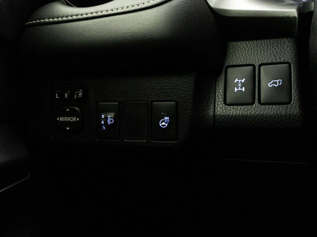 Б/У Тойота Рав4 2016 года. Фото: #16