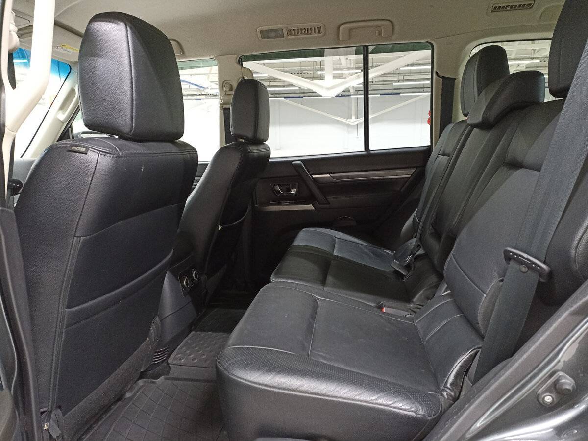 Mitsubishi Pajero 2012 года с пробегом. Фото: #11