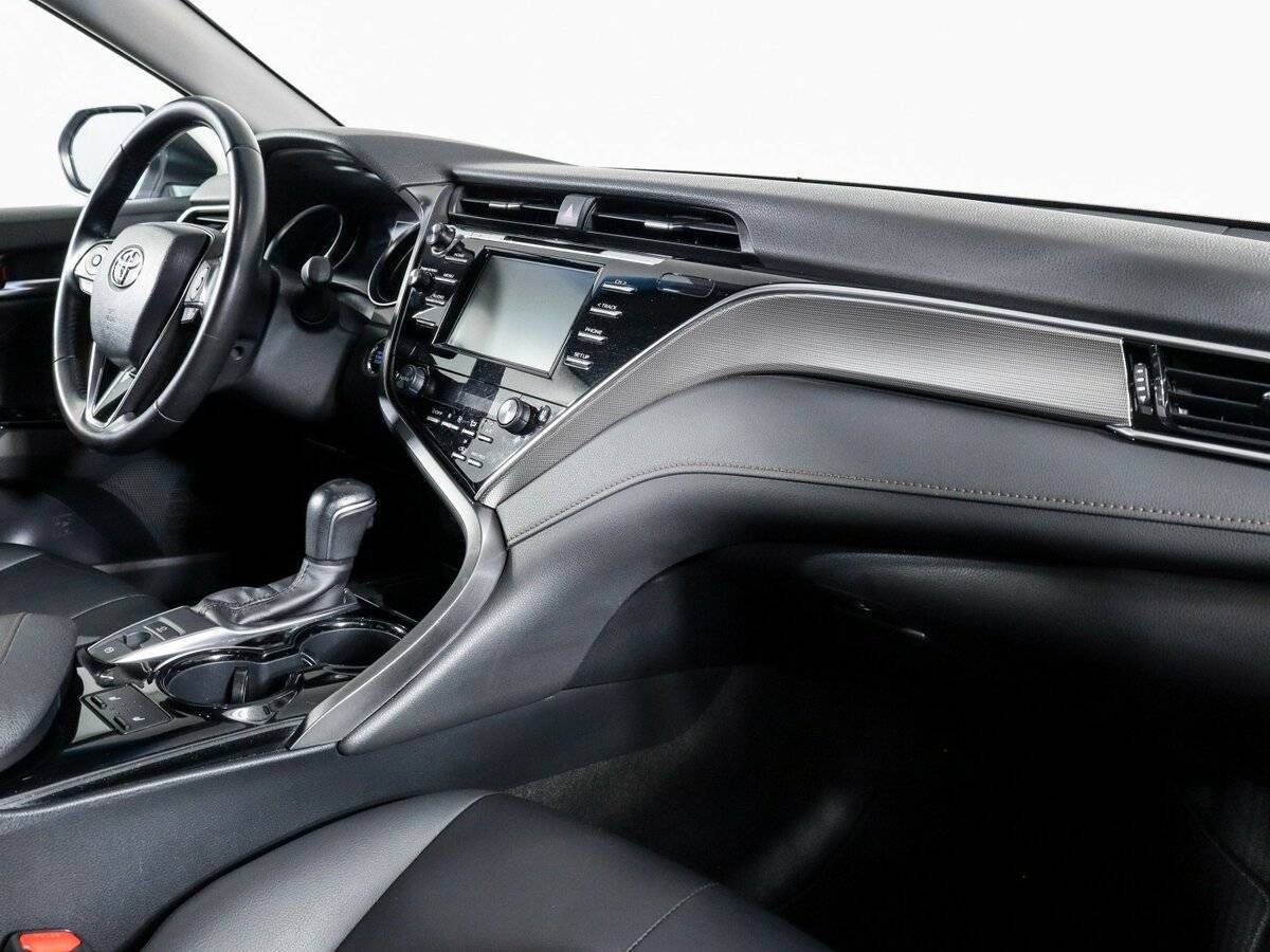 Б/У Тойота Камри 2020 года. Фото: #5