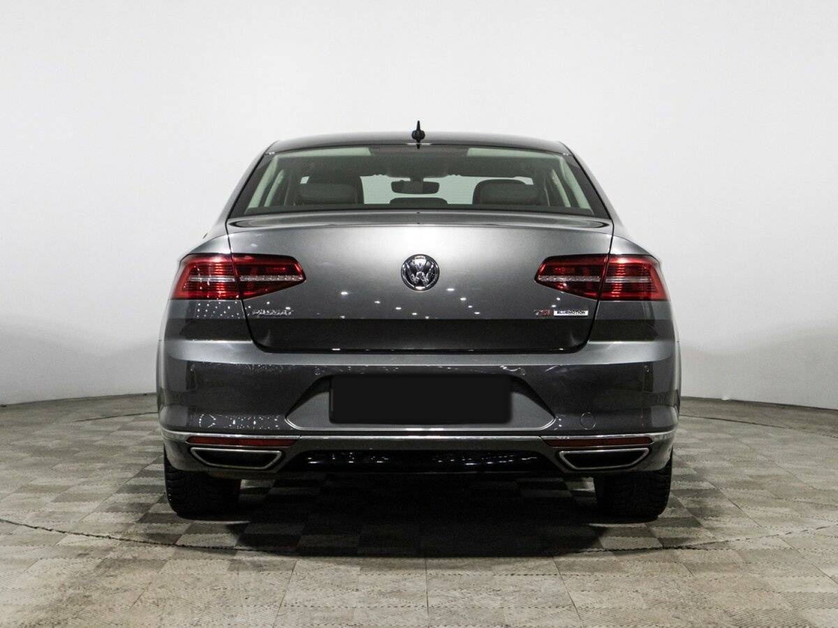 Б/У Фольксваген Пассат 2017 года. Фото: #5