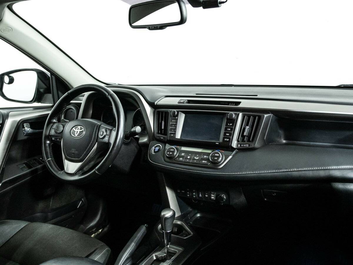 Б/У Тойота Рав4 2018 года. Фото: #8