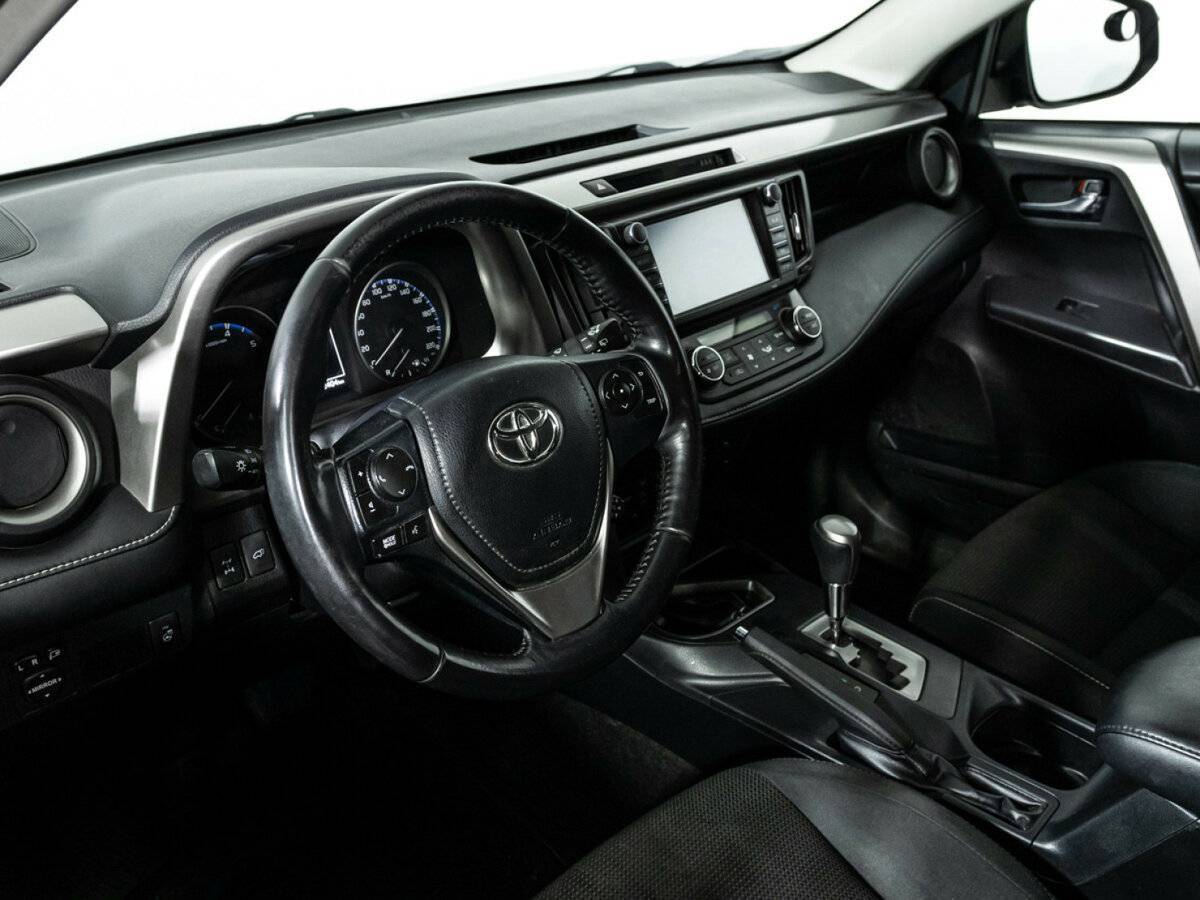 Б/У Тойота Рав4 2018 года. Фото: #10