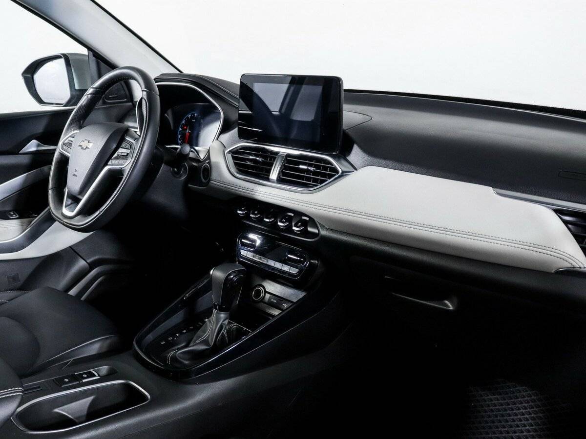 Б/У Шевроле Каптива 2022 года. Фото: #3