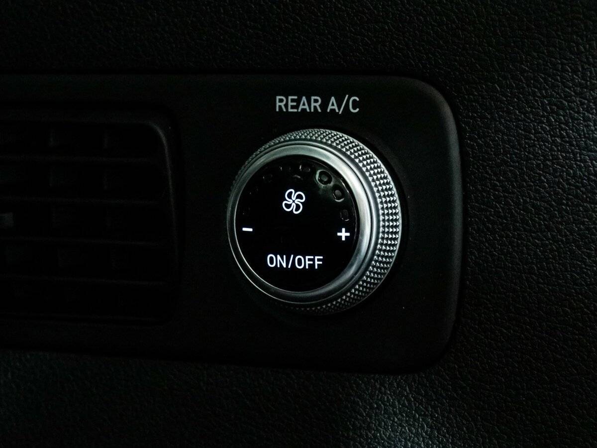 Б/У Хендай Санта Фе 2018 года. Фото: #18